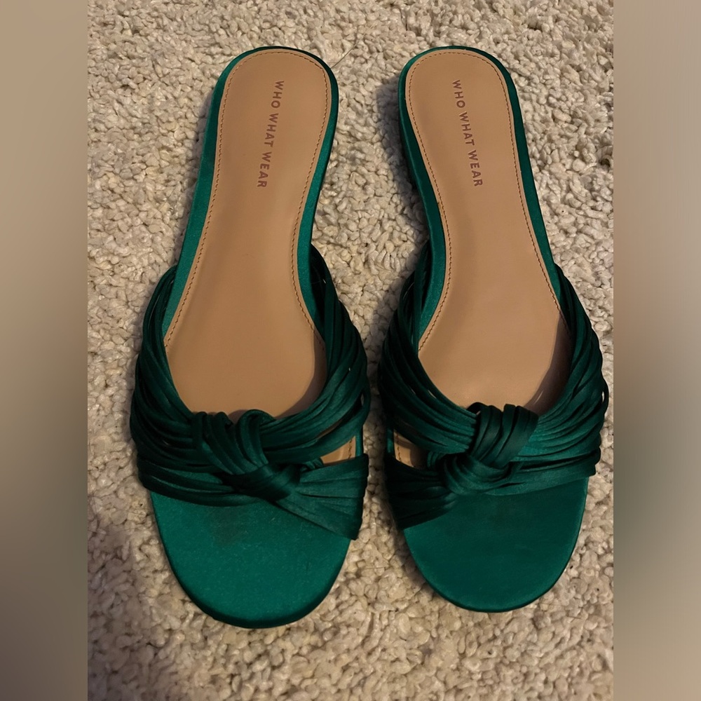 WHO WHAT WEAR EMERALD GREEN SATIN SLIDES